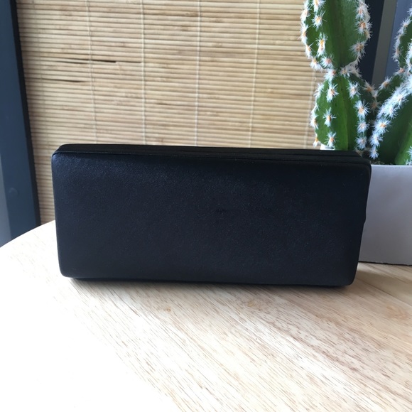 Style & Co Black Roses Clutch - Picture 4 of 7